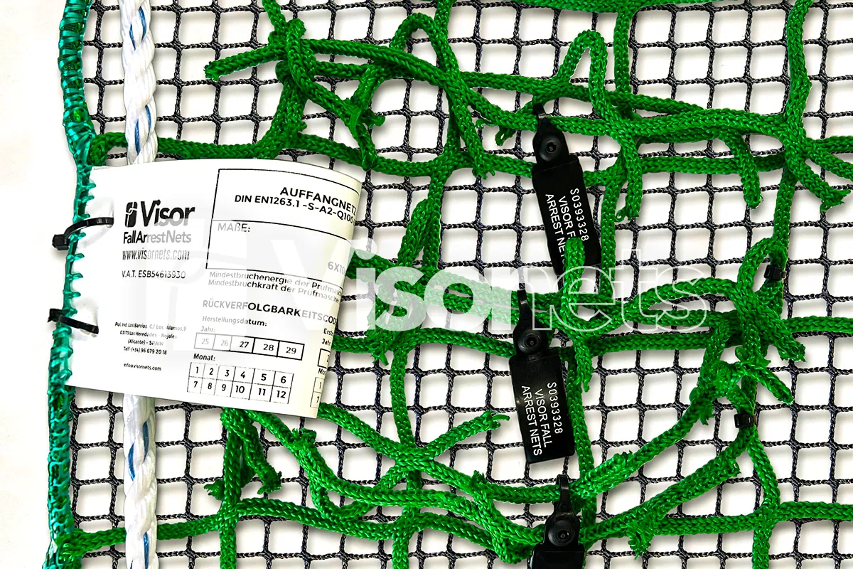 Type S safety net with anti-object tools system and German labelling - Visor Fall Arrest Nets