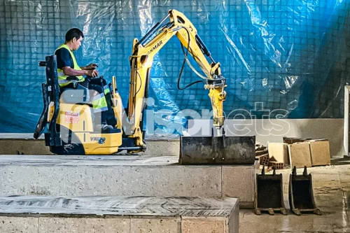 U-type safety nets with VISORNETS plastic membrane to protect against dust and keep the work area clean - VISOR FALL ARREST NETS